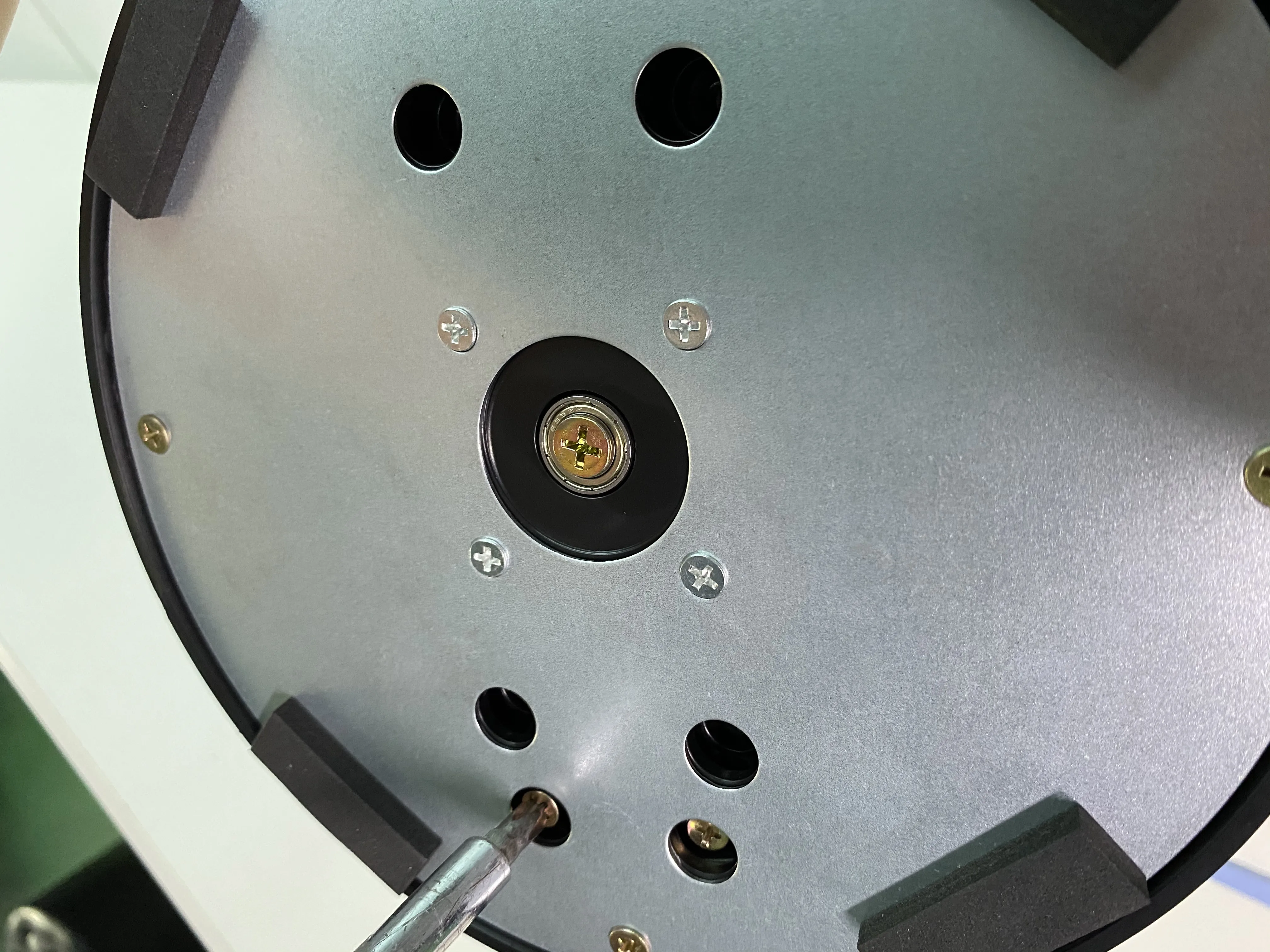 Rotating Smart Lock Display Stand for Exhibition Hall with Fingerprint Locks Compatibility