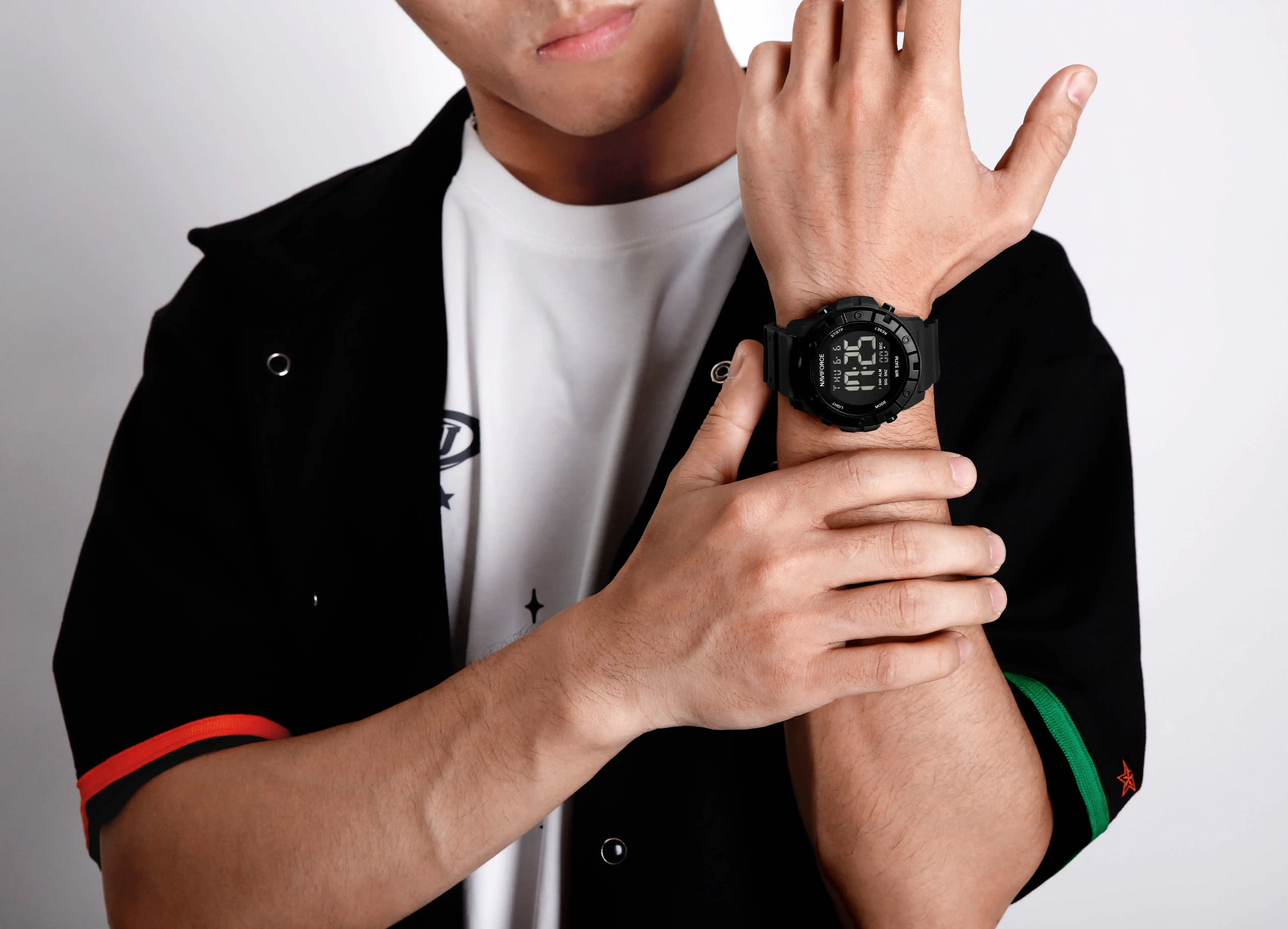 NAVIFORCE 7110 Digital Wristwatch 50M Waterproof Outdoor Sports Running Mens Watch Relogois Masculino