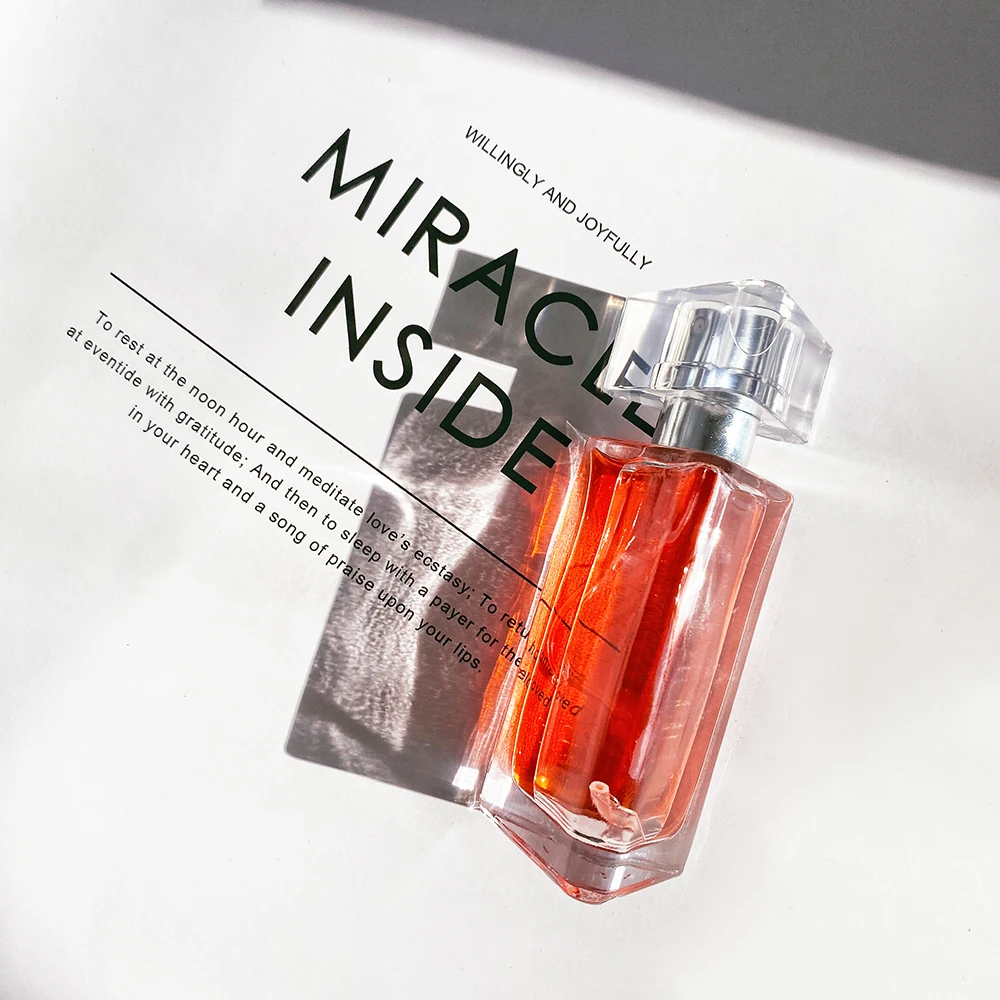 High Quality Customized 30ml 50ml New Design Triangular Prism Shape Glass Bottle Glass Perfume Bottle