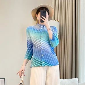 2026 Spring Summer High-End Fashion Pleated Printed Jacket Blue Polyester T-Shirt Short Shirt for Women Casual Button Front