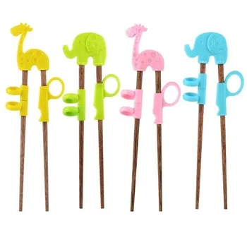 Cartoon animal reusable wooden baby and child learning and training chopsticks helper. Suitable for baby beginners.