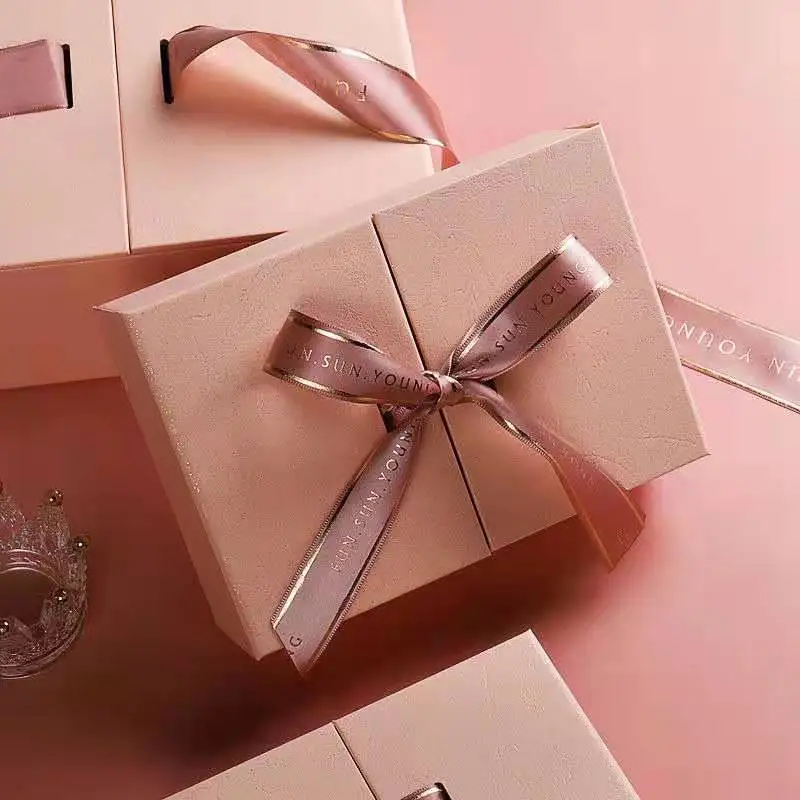 Eco Friendly Luxury Custom Logo Gift Paper Box with Recycled Materials and Magnetic Closure