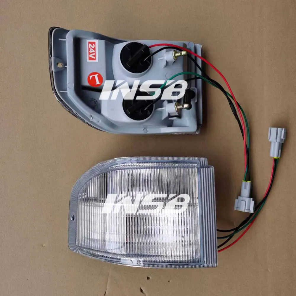 High Quality Bus White Corner Lamp 12V 24V for Nissan