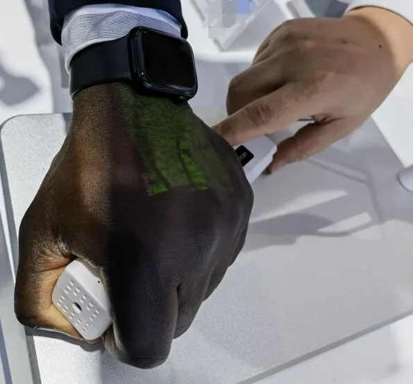 Vein Viewer Portable Sticker to Locate Vein Finder Lamp for Channeling Venous Veins