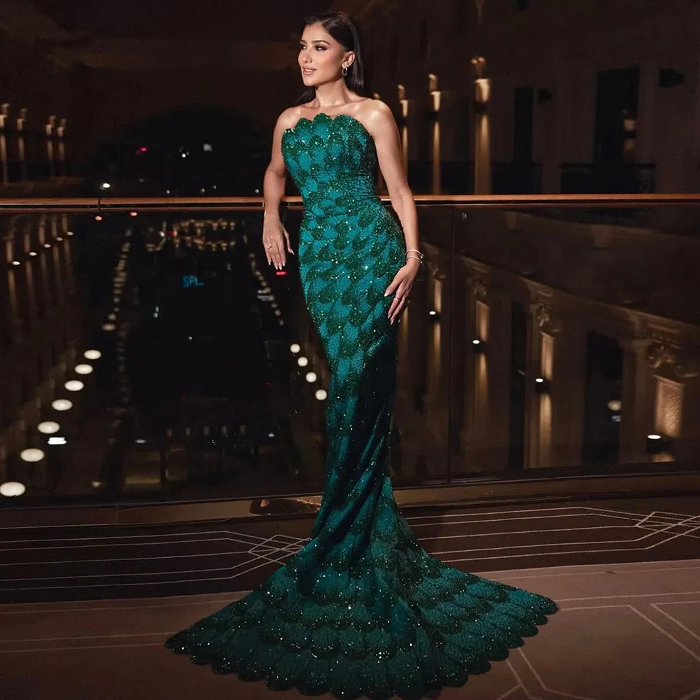 Elegant Emerald Green Strapless Mermaid Evening Dress