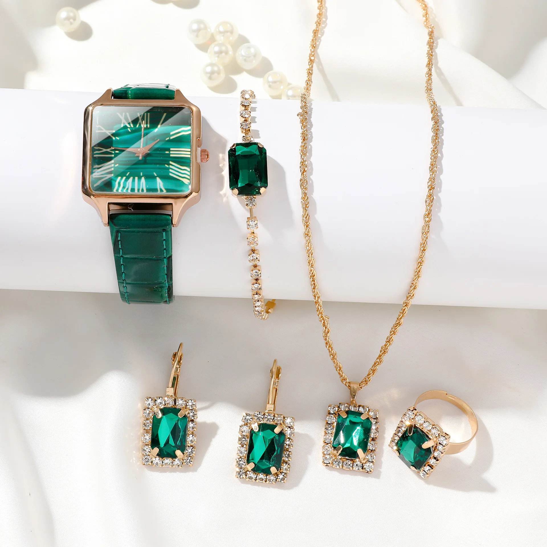 Elegant Emerald Watch with Crocodile Pattern Belt Set