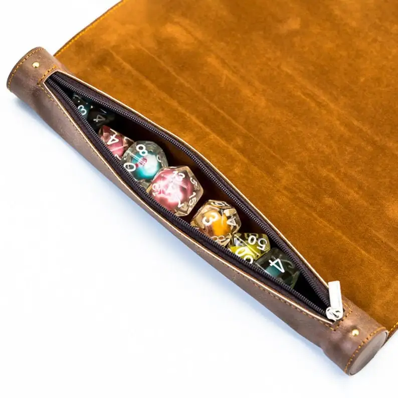 Custom Rolling Dice Board Game Mat Pu Leather Dice Holder Scroll Dice Tray for DND Games
