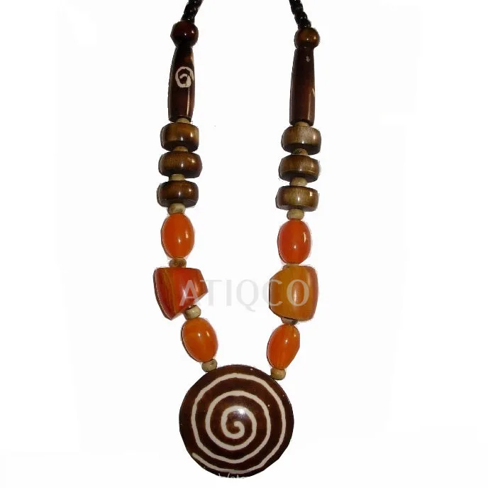Best Selling Indian Resin Jewelry Necklace Modern Stylish Trendy Style with Smart Locket Beads Chain