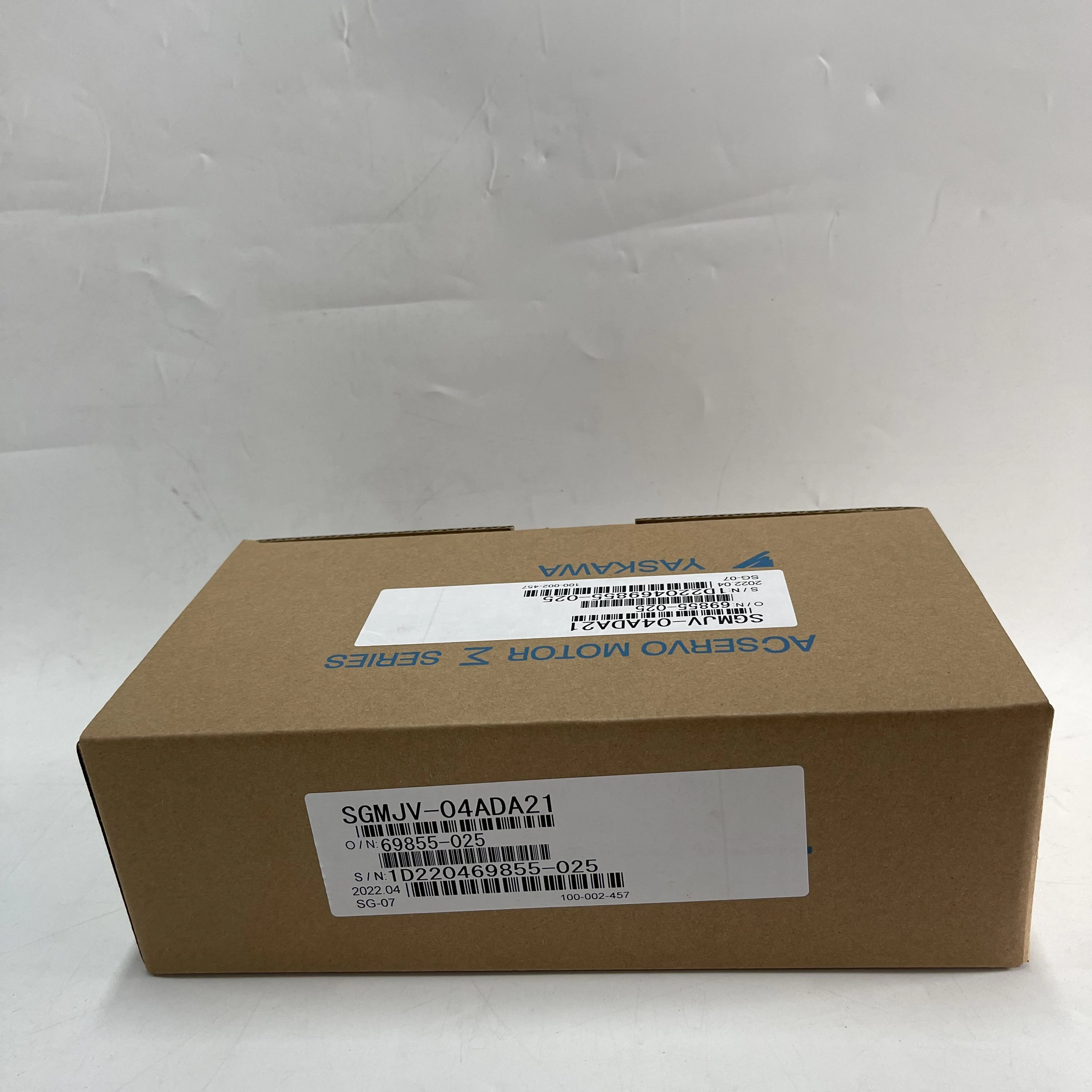 Yaskawa AC Servo Motor SGMJV-04ADA21 Yaskawa AC Servo Motor SGMJV-04ADA21