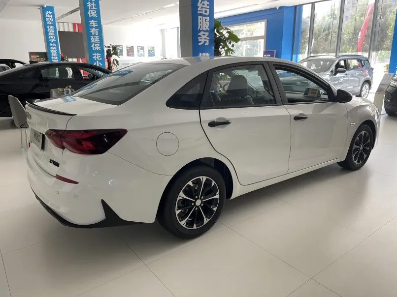 Cheap Chevrolet Monza 2023 2024 1.5l 5seats 4 Wheel New Small Gasoline