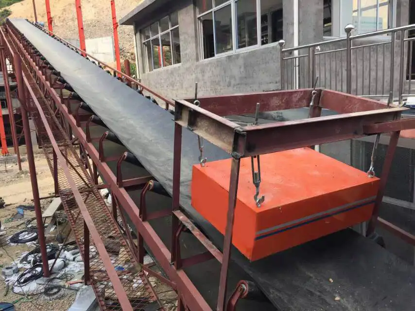 Experienced Factory Directly Customized Powerful Black Sand Suspended Flat Plate Magnet Magnetic Iron Separator for Sale