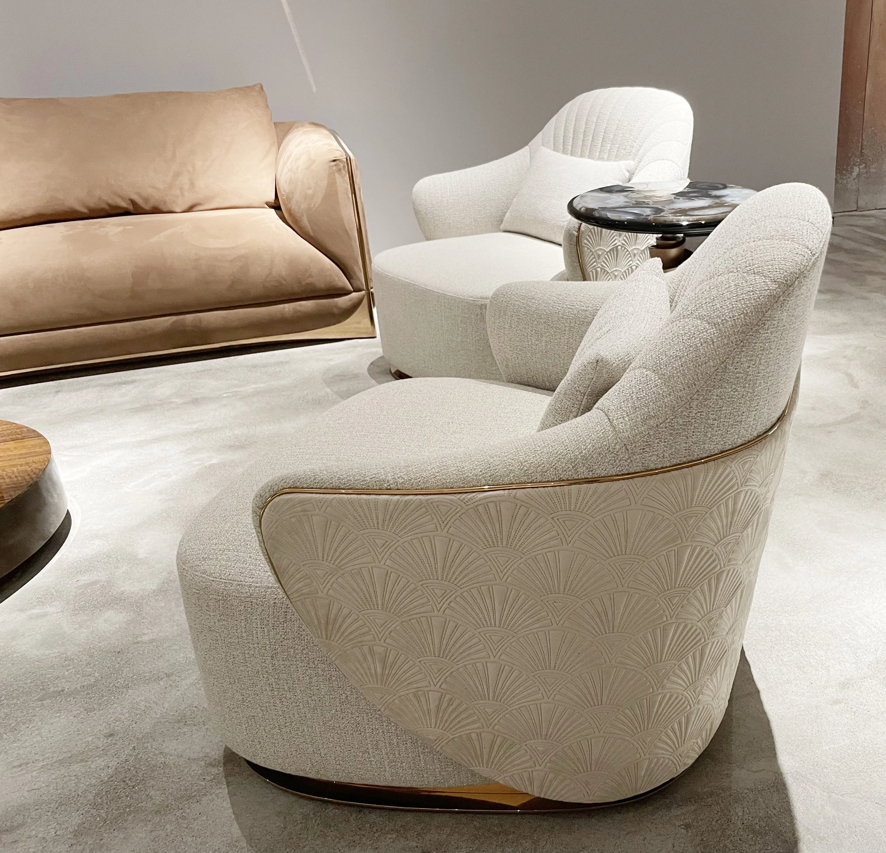 LEFANTE Mansion Furniture_стальное верхнее бархатное кресло с металлической отделкой с лепестками на спинке шезлонг