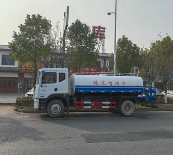 Small DONGFENG 4x2 Water Sprinkler Tank Truck 5CBM 10CBM Mini Street Watering Cart