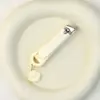 Vrac de bouche oblique blanc lait