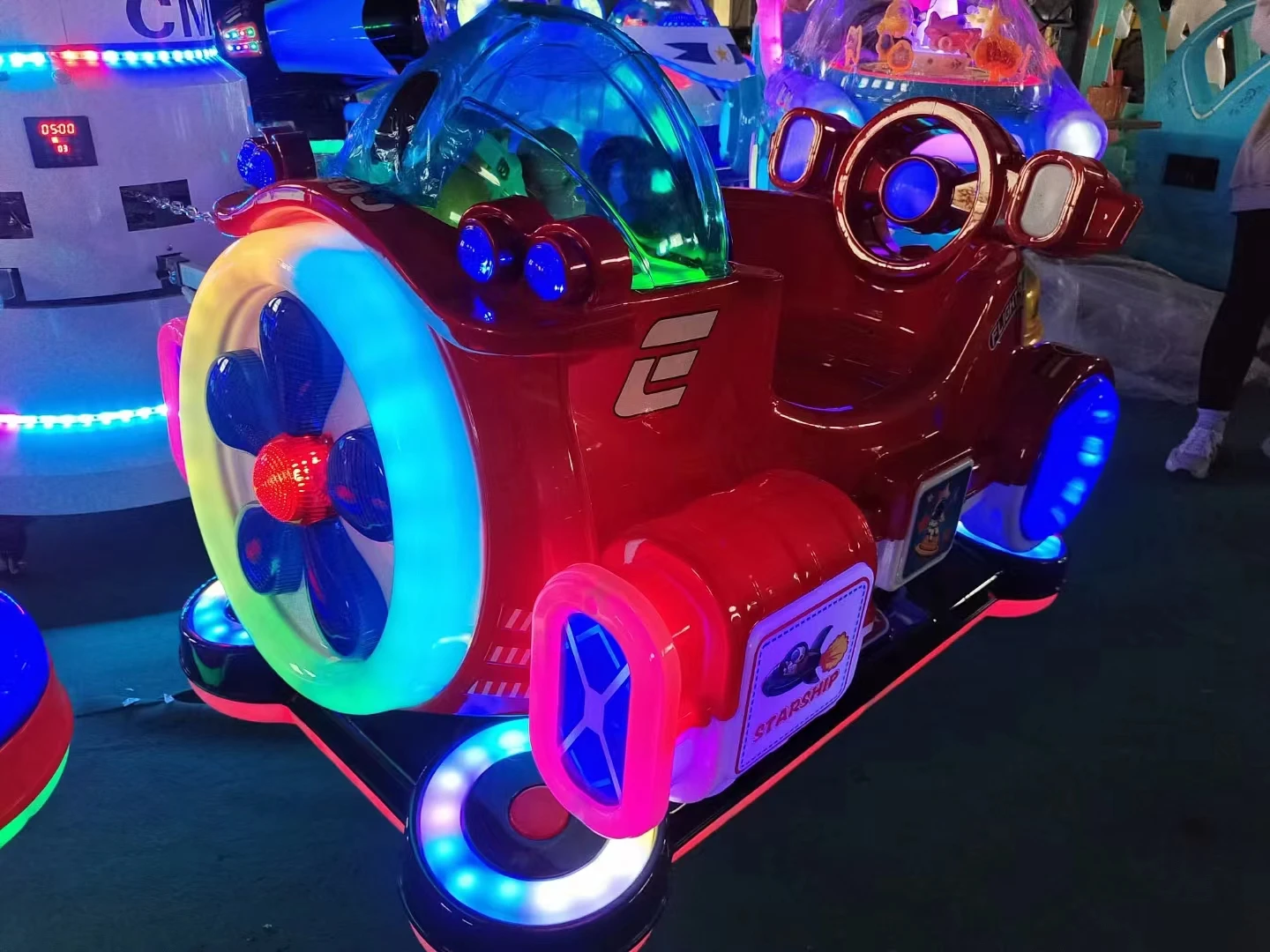 Kiddie Amusement Electric Mini Plane Carousel Merry Go Round Indoor/Outdoor Metal Merry Go round for Sale Fairground Kiddy Ride