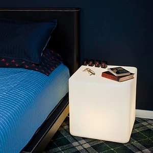 Modern Luxury LED Decorative Floor Lamp with for Hotel or Home Use Remote-controlled