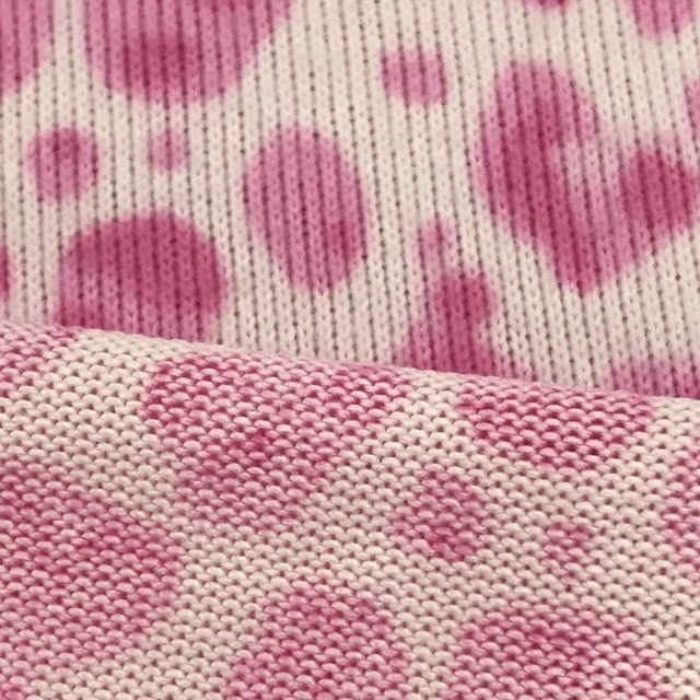 
 Трикотажная ткань из полиэстера стрейч с принтом персикового цвета  