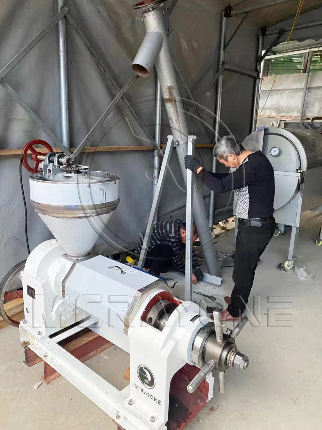 中古インドネシア　テーブル込み ZX125 Cold & Hot Press Oil Extractor Machine - Semi-Automatic with