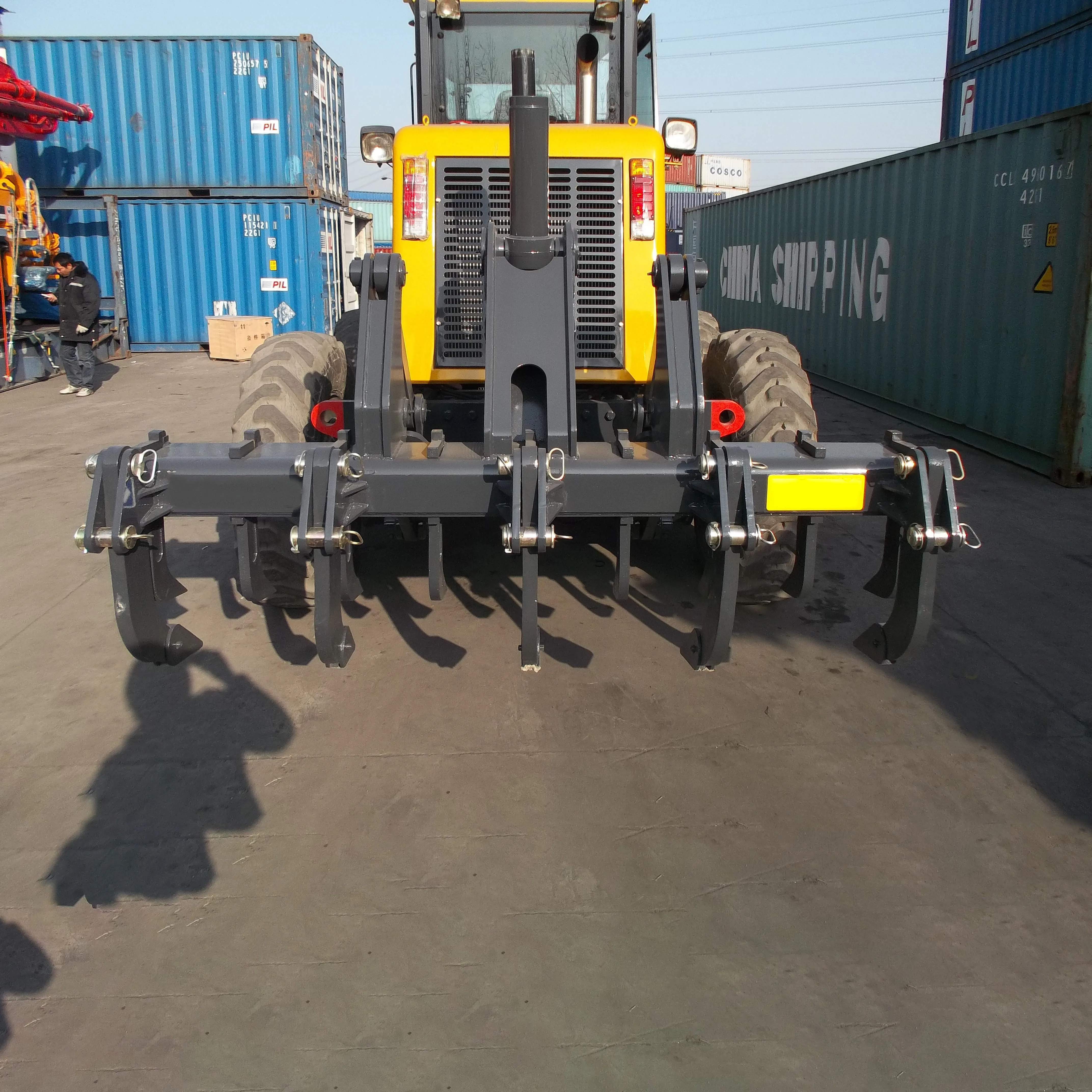 130HP Motor Grader GR135 Road Construction Machinery With Load Sensitive Hydraulic System details