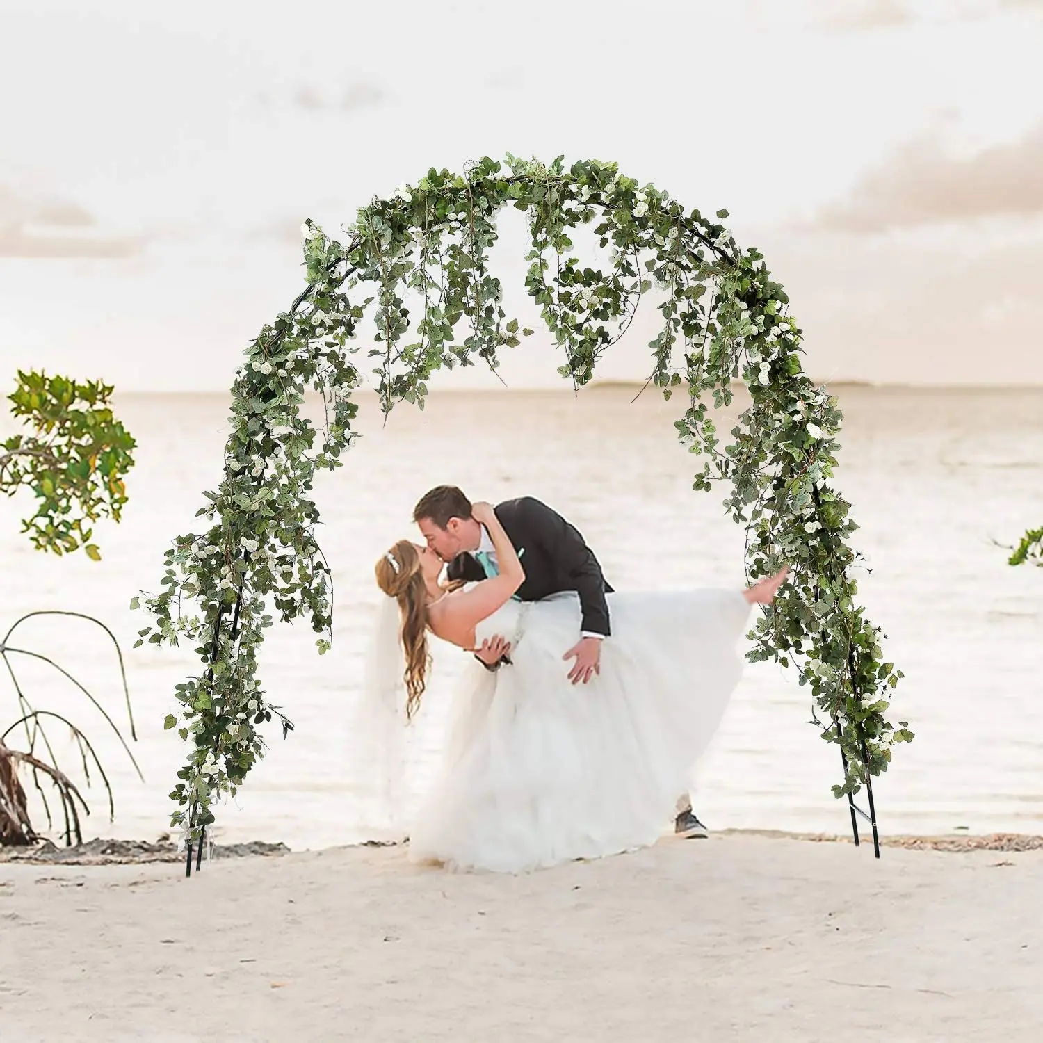 卸売ガーデンクリエイティブフラワースタンドクライミングスタンドメタルホワイトu字型ウェディングアーチ Buy 結婚式の花アーチ 庭のクリエイティブ花 スタンド 植物クライミングフレーム Product On Alibaba Com