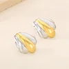 boucle d'oreille E