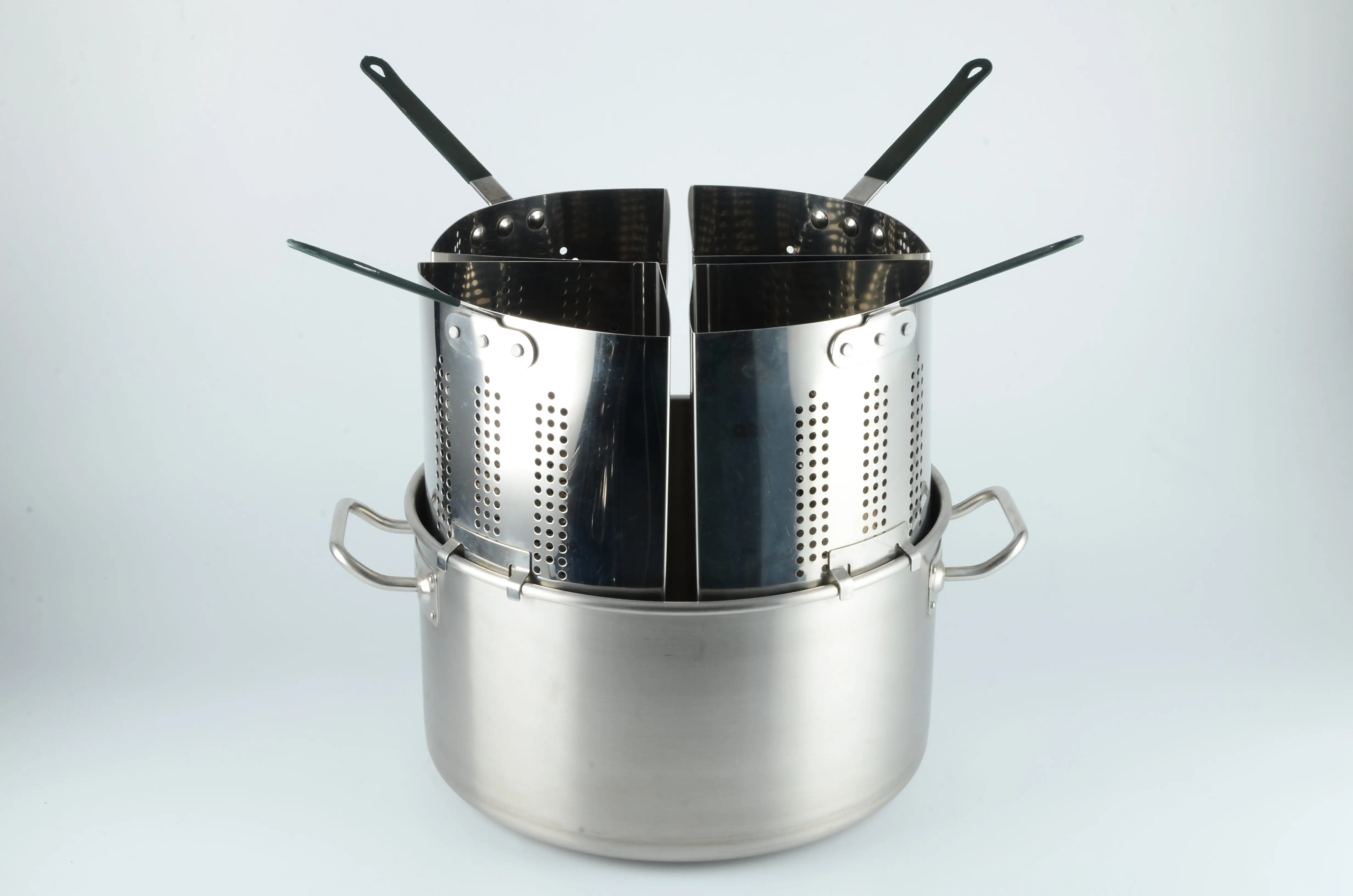 Pasta Cookers: Pasta Pots & Strainer Baskets