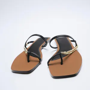 Women's Shoes: Summer Black square Toe Open Toe Chain, Comfortable Flat Shoes, and Flip Flops