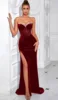 Burgundy-zipper style