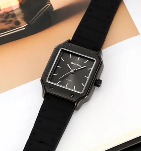 SKMEI 2528 Quartz Zinc Alloy Case Silica Gel Band 3BAR Water Resistant Square Case Men's Business Fashion Watch