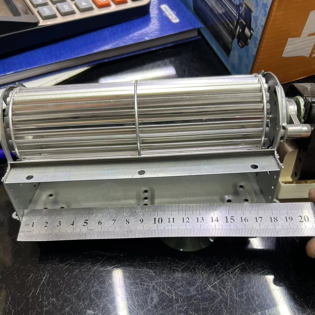 JEEK High Standard 4000rpm 385mm 220v 41W Horizontal Blower Cross Duct Fan OEM Customizable Mounting Options