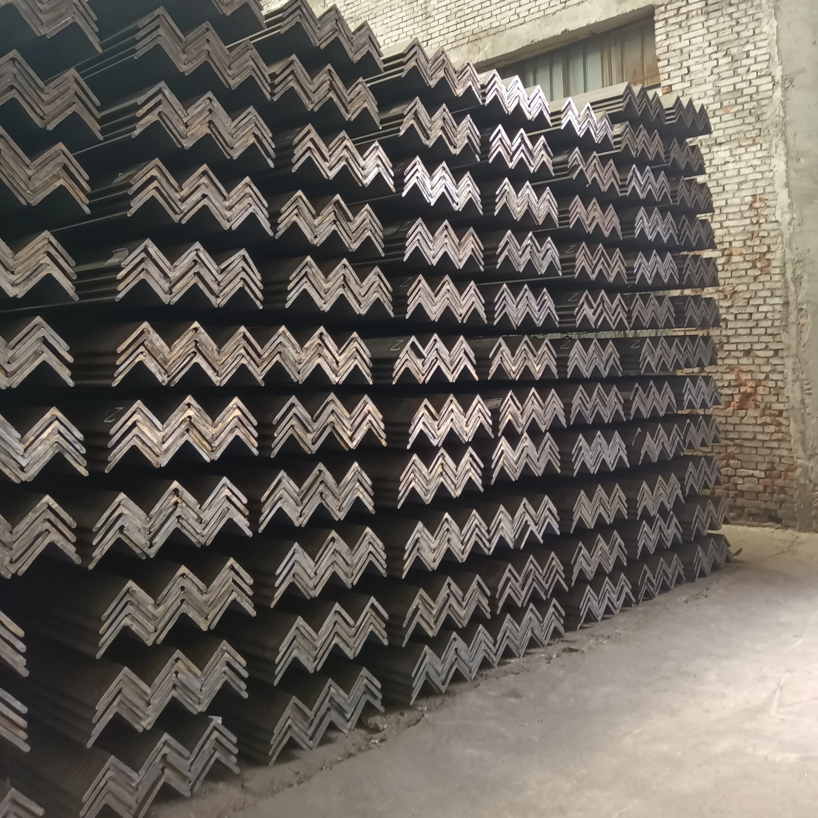 MS Steel Angle Supplier Equal and Unequal Steel Angle Bar Price High Quality Product Category