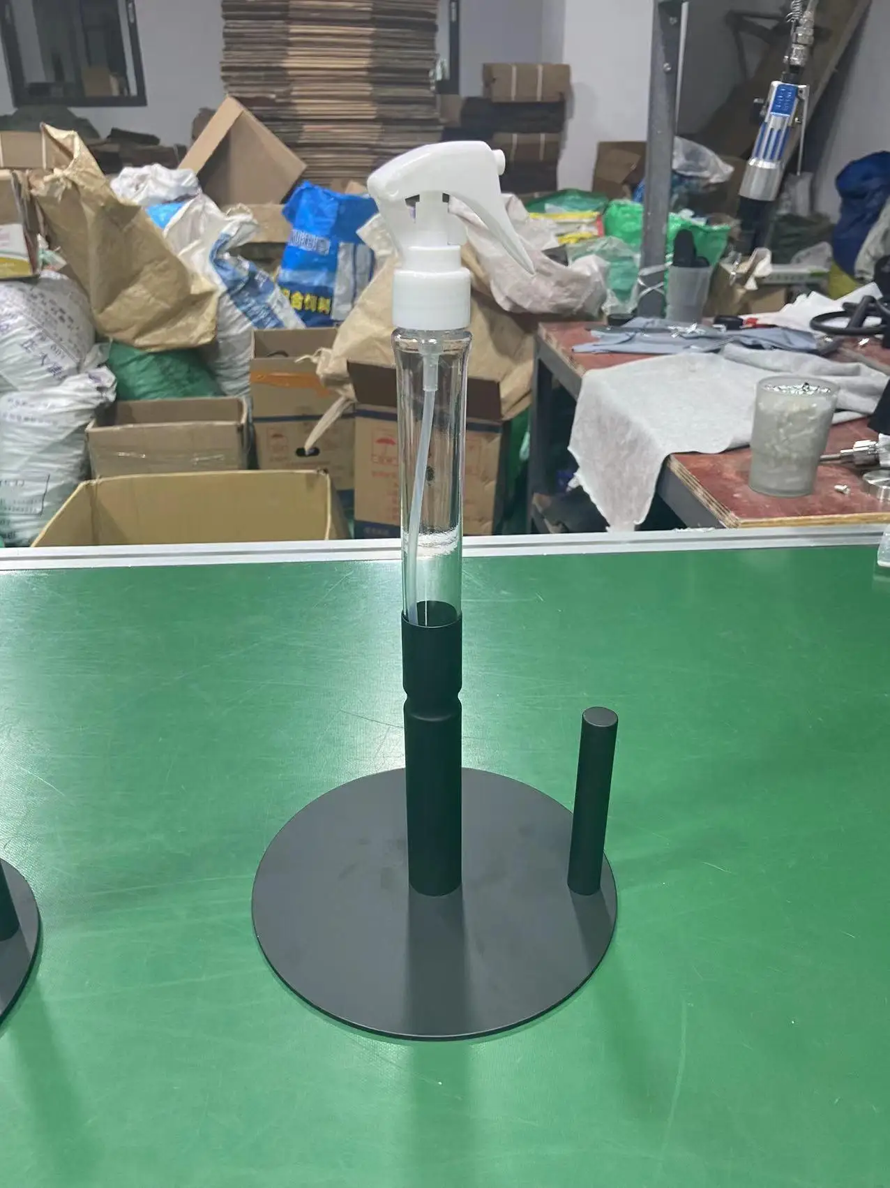 Ds1884 Paper Towel With Spray Bottle Holder Paper Towel Holder With