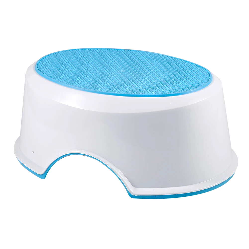 Пластиковый табурет для детской ванной