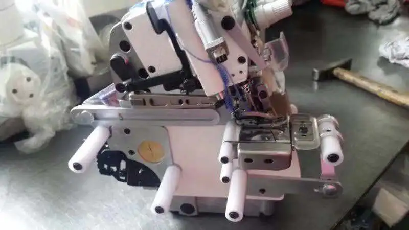High Quality Professional Direct Drive 5 Threads Small Cylinder Bed Overlock Sewing Machine