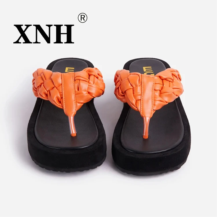 Geta, las sandalias japonesas que han invadido tus marcas favoritas este  verano | Vogue España