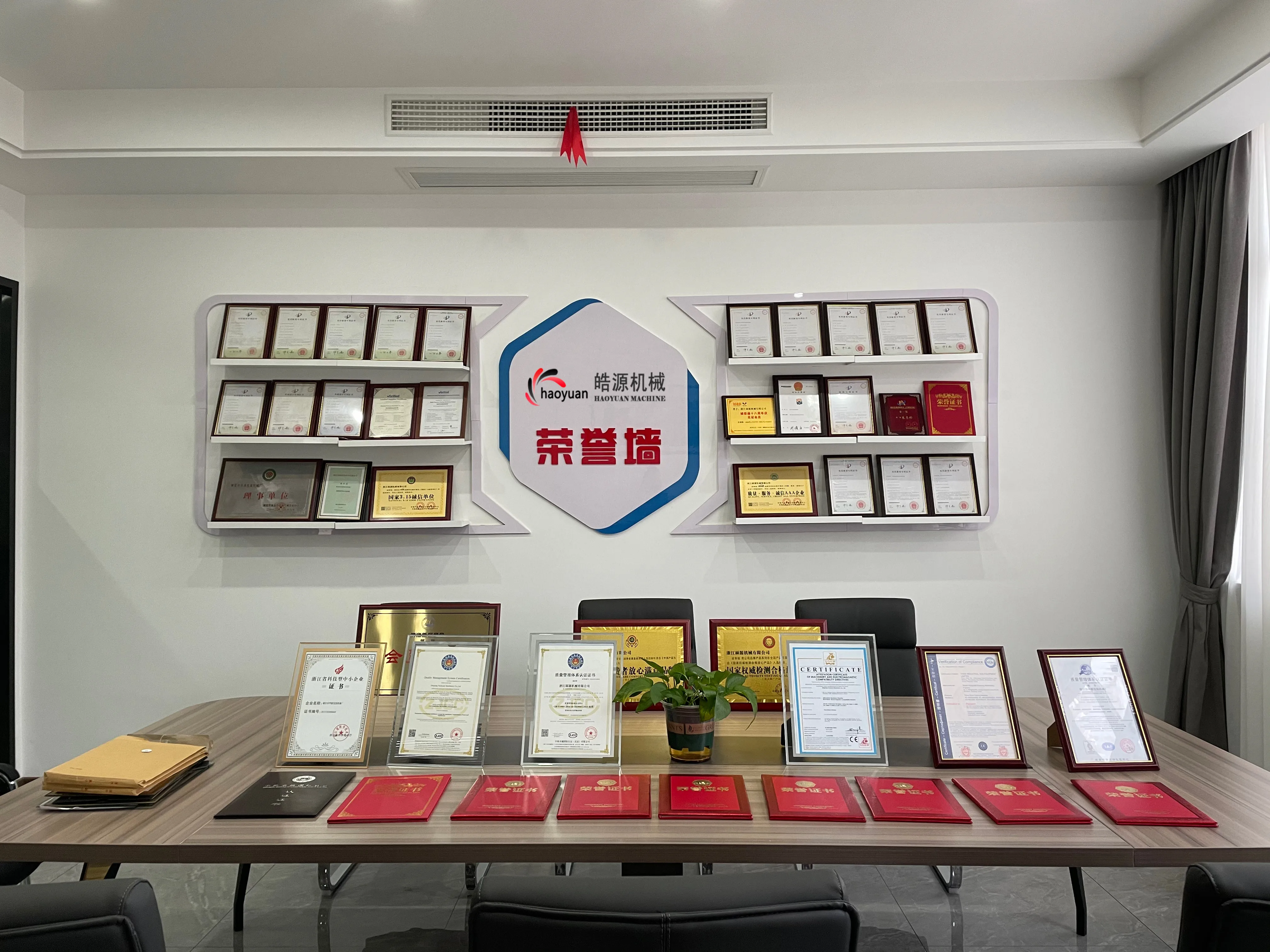 HY-420 Automatic Medical And Surgical Disposable Products Blister Heat Sealing Packaging Packing Machine Price factory
