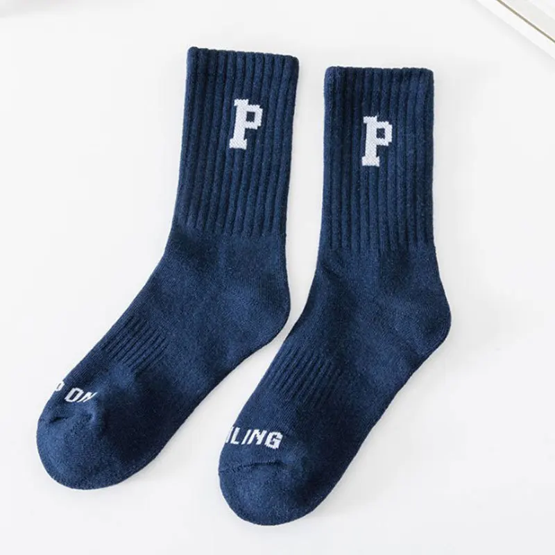 2023 высококачественные модные хлопковые спортивные носки с логотипом под заказ дешевые оптовые женские Чулочно-носочные изделия