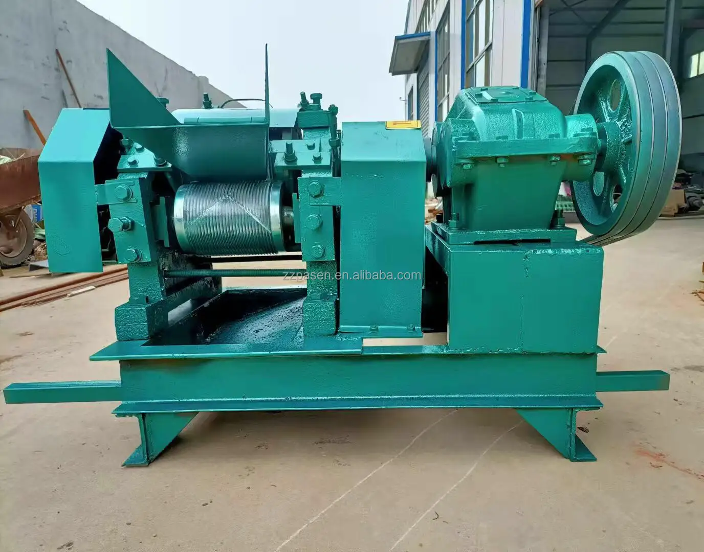Large Capacity Sugarcane Juicer Sugarcane Juice Making Machine Diesel Engine Driven Type Sugar Cane Juicer