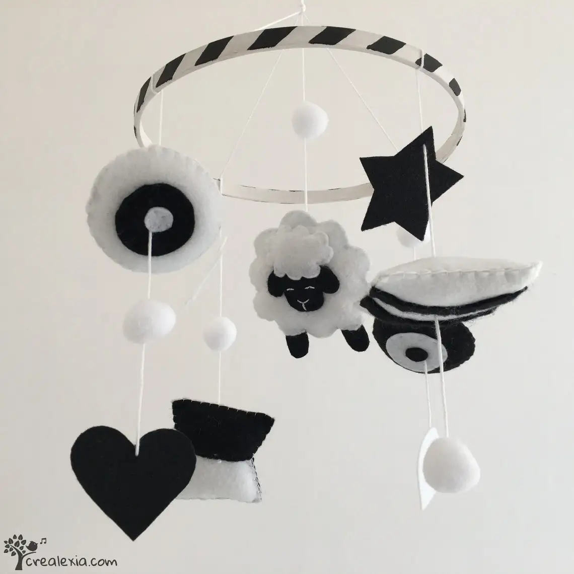 Monochrome Montessori Newborn Baby Shower Indoor Hanging Toys