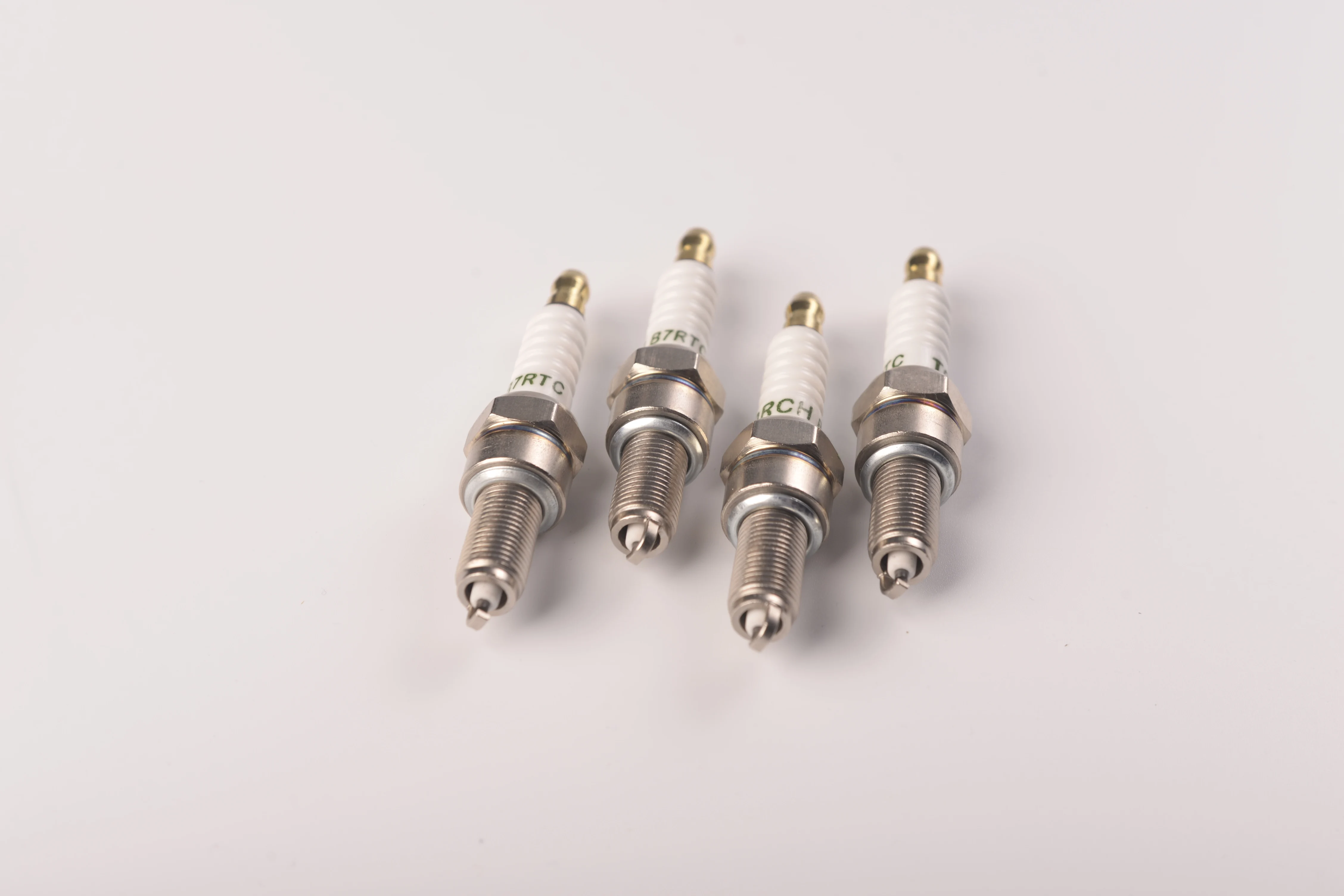 MOTORCYCLE PARTS ENGINE SPARK PLUG B7RTC for YAMAHHA KAWASAKII HONDAA