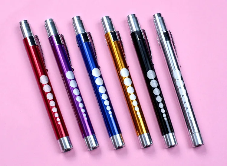 Stylo-Lampe Torche LED Médical – Compact, Léger, Sans Pile, Pour Examen Pupillaire Et Éclairage Oral