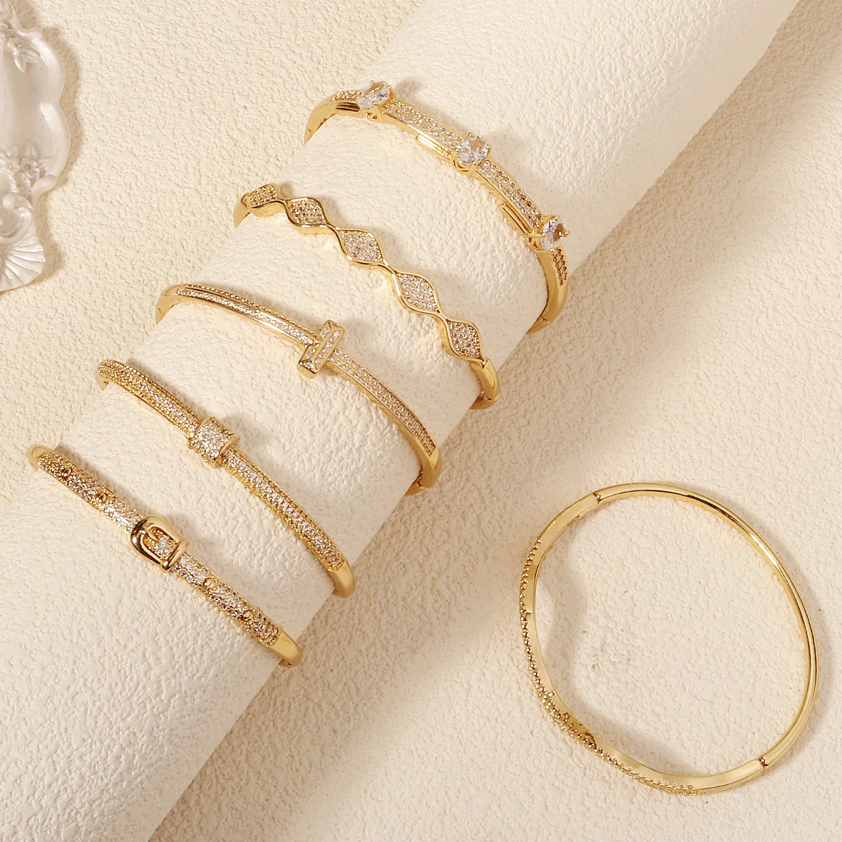 Irregular Copper Gold Plated With Zircon Hollow Bracelet Wedding Bride Bracelet for Women