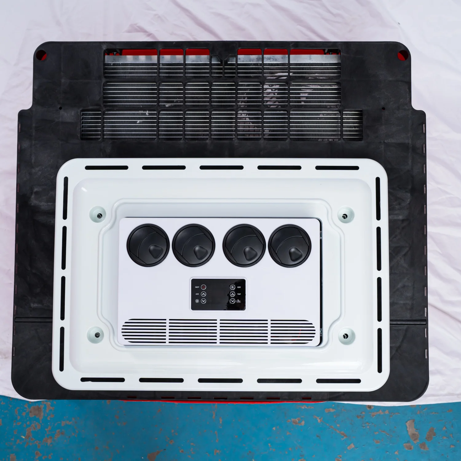 thumbnail image 2 of 24V DC All-In-One Overhead Air Conditioner For Vehicles - For RV, Truck, Excavator Cab | Parking/Standby AC, Low Voltage Protection 2 of 4