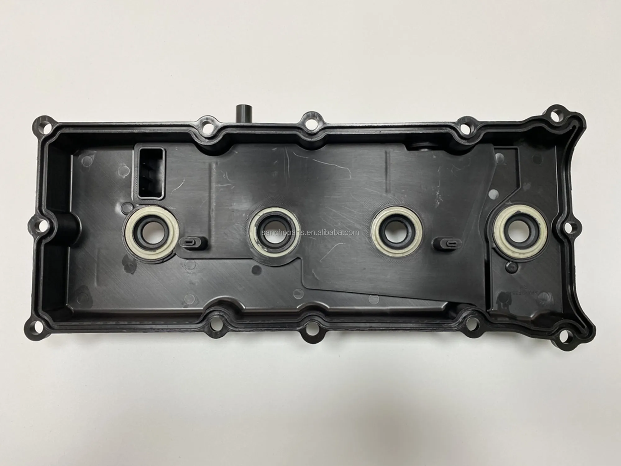 Engine Valve Cover 13264-ZE01A for Infiniti Nissan