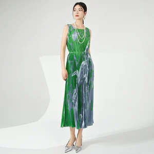Latest Summer Women's Midii Dress Sleeveless Stretch Fabric Pleated Printed Dress With Natural Waistline for Outdoor Events