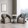 Gris oscuro