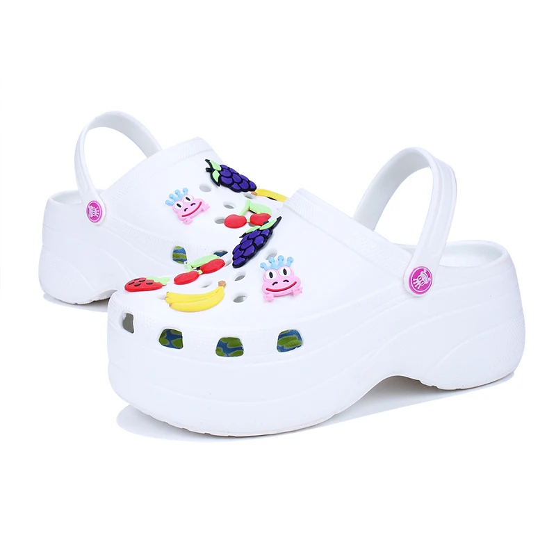 Туфли женские с блестящими стразами