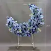 Arreglo floral de luna de dalia con fragancia azul oscuro y soporte con ruedas