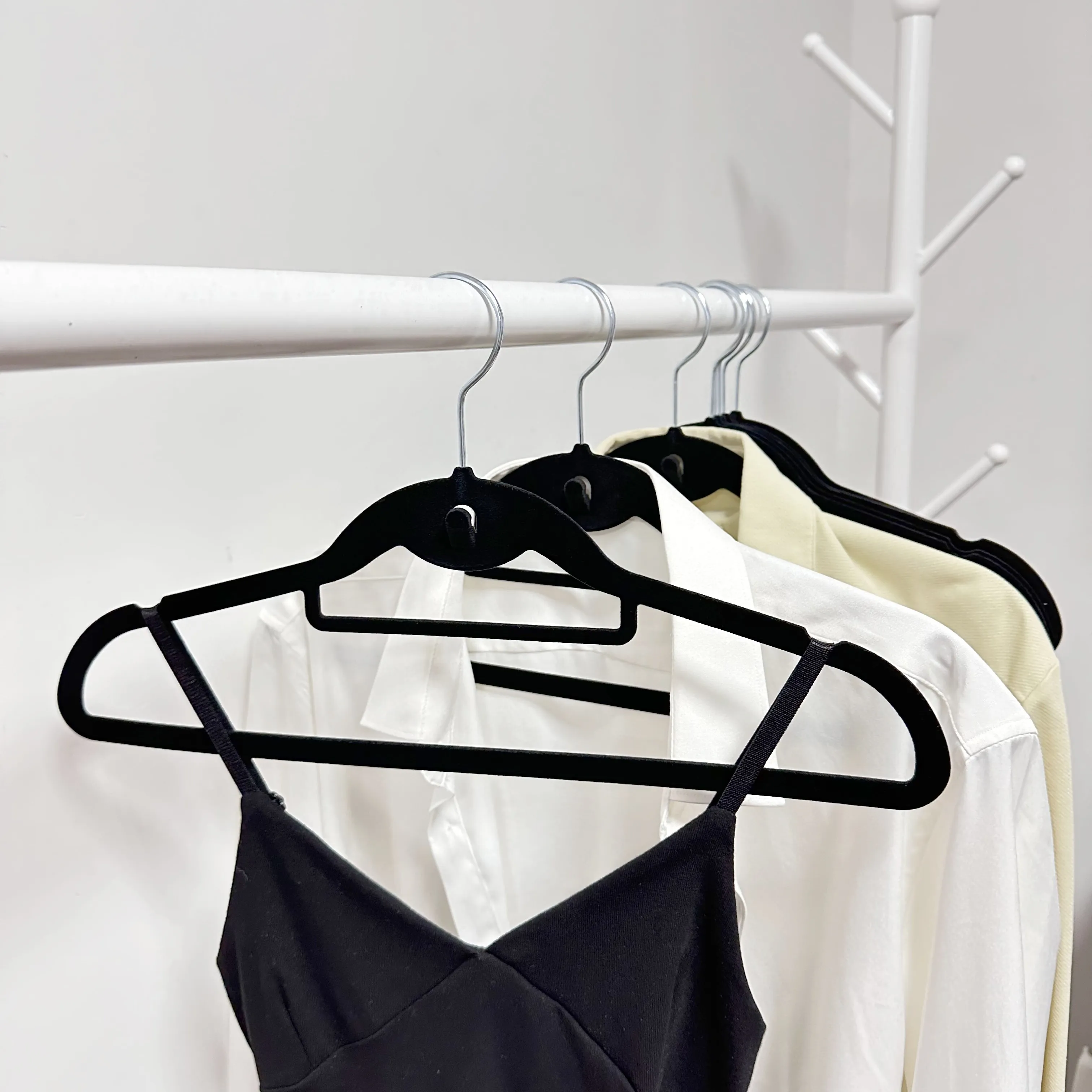 Factory Direct Selling Black Hangers 50 Pack Non Slip Velvet Hanger