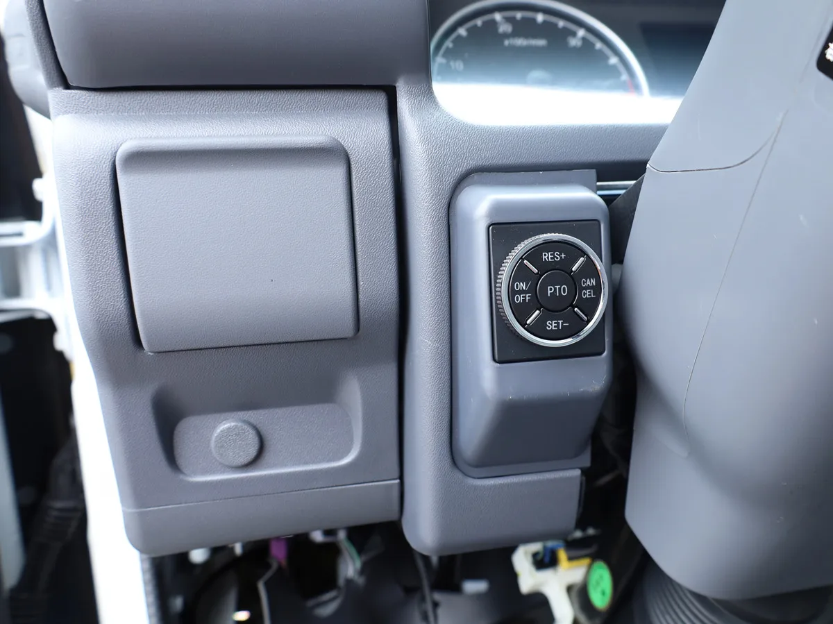 Euro 5 Wide Cab Elf 4 Ton Isuzu Trucks Engine 4KH1 Manuel Transmission diesel Cargo Tucks for Sale